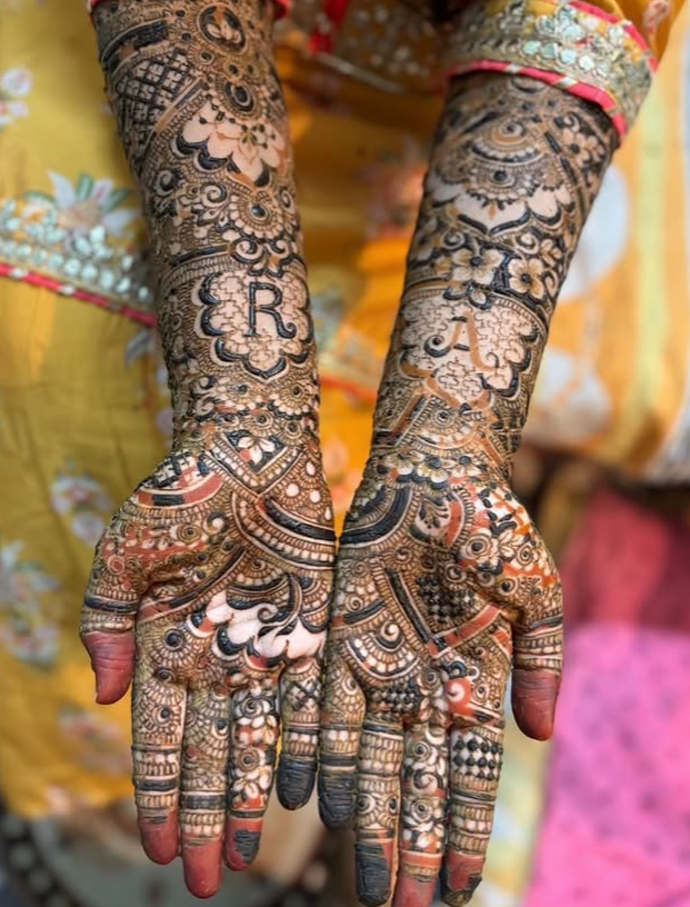 Showcase by Hyderabad Mehendi Artist Fatima