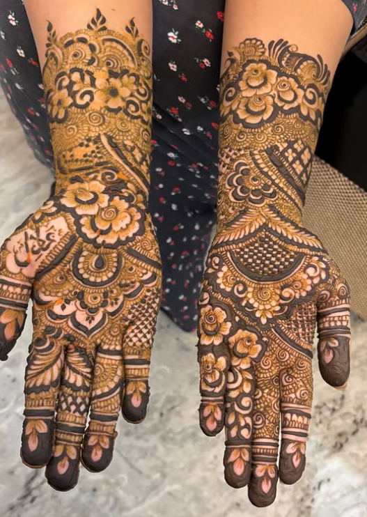 Showcase by Hyderabad Mehendi Artist Fatima